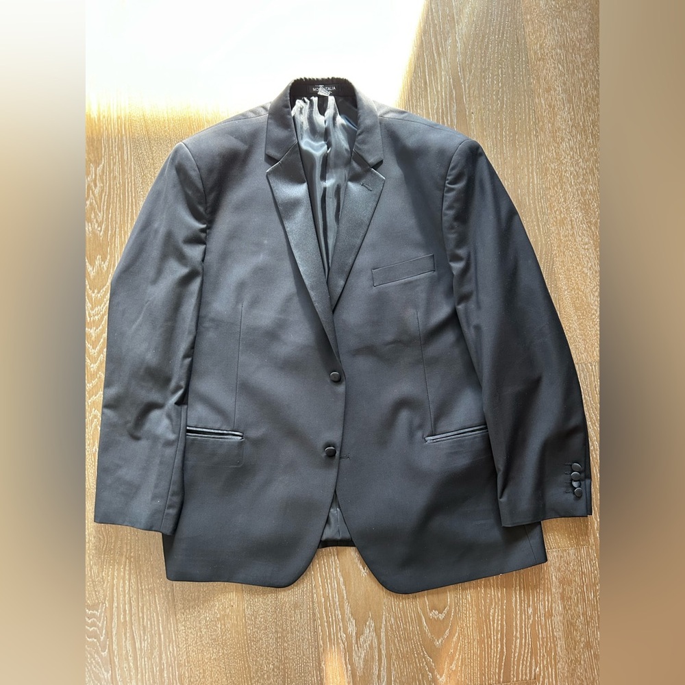 Full Black Tuxedo - Picture 2 of 8